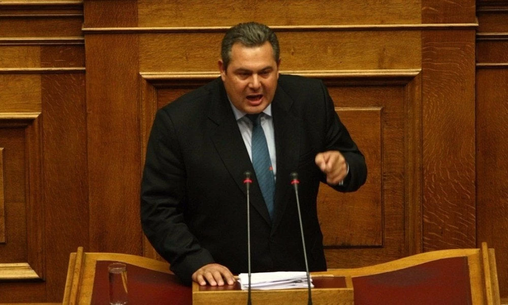 Καμμένος: Κορκοδείλια δάκρυα κατά την κοπή της πρωτοχρονιάτικης πίτας στο Υπουργείο Εθνικής Άμυνας